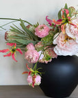 Natural Presentation Urn
