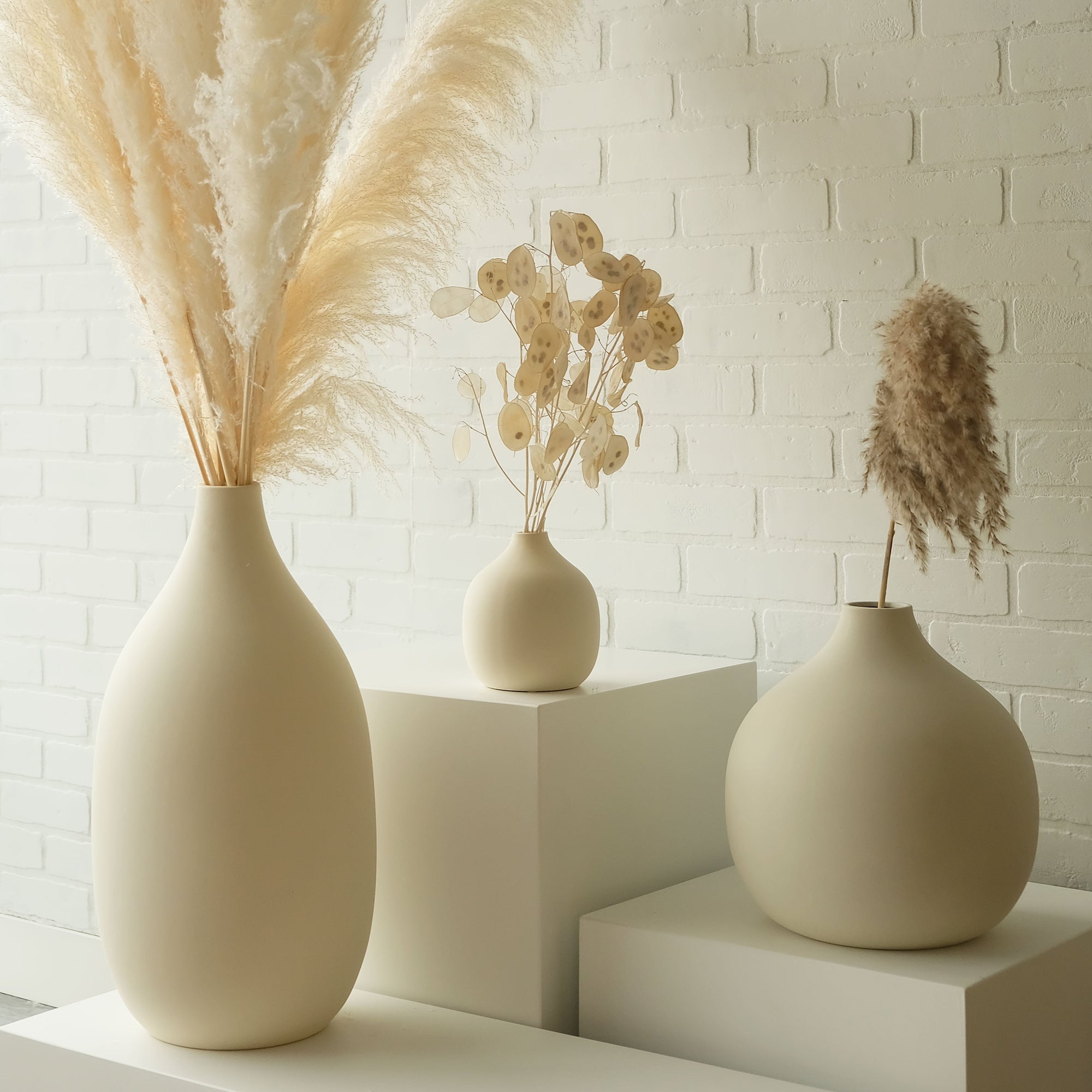 Camilia Supply Pampas Vase
