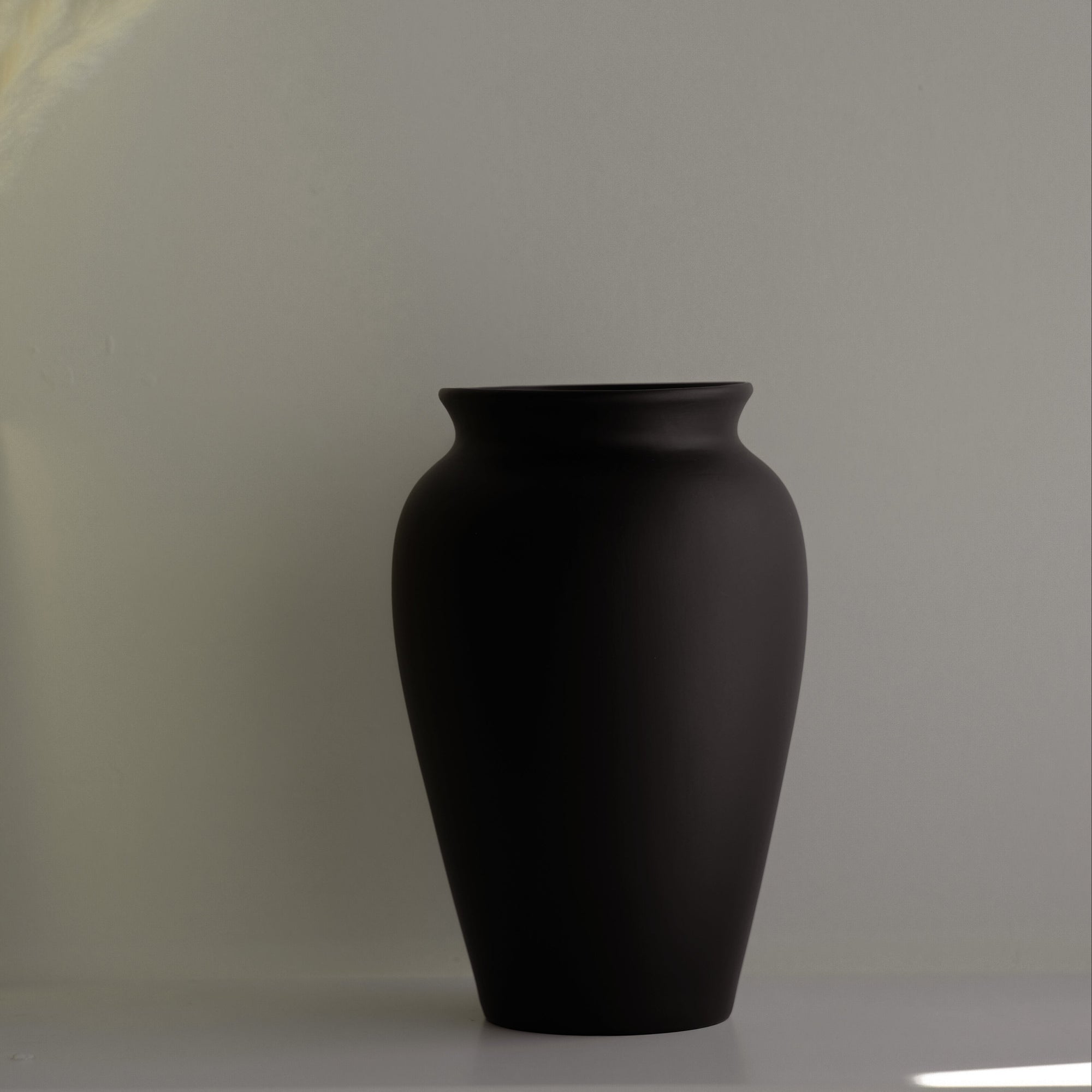 Natural Presentation Urn